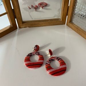 Aztec Dangle Earrings      NWT